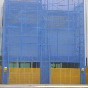 物流室外直頂式升降機(jī)案例