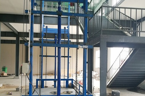 液壓升降機(jī)運(yùn)用遙控技術(shù)操作更方便