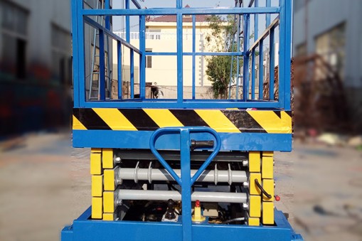 移動(dòng)式升降平臺(tái)好用也要注意安全操作