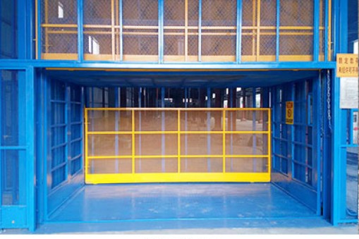 重載型升降機(jī)作業(yè)中注意事項(xiàng)