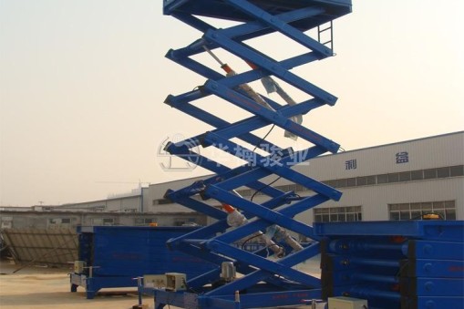 戶外廣告安裝購(gòu)買鋁合金升降平臺(tái)和剪叉式升降平臺(tái)哪個(gè)好？