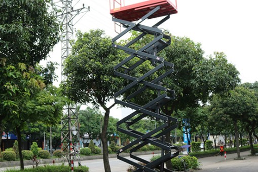 高空升降平臺(tái)選購小技巧