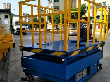 移動(dòng)式升降機(jī)