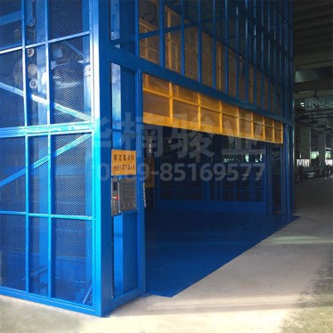 鋁業(yè)公司專用升降機(jī)