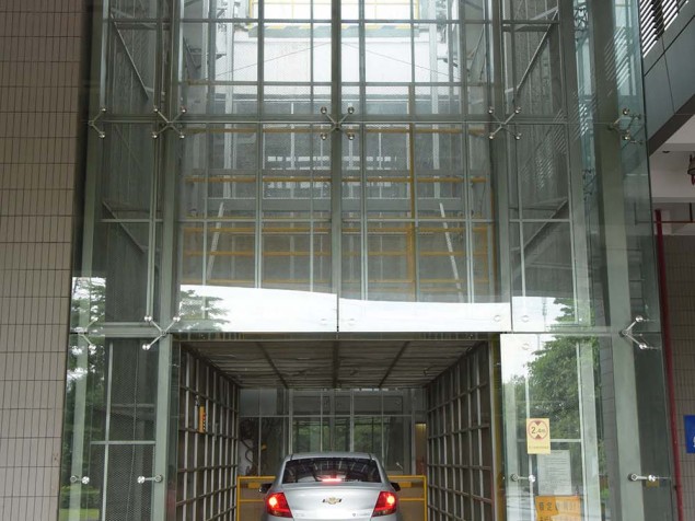 4S店專用升降機(jī)