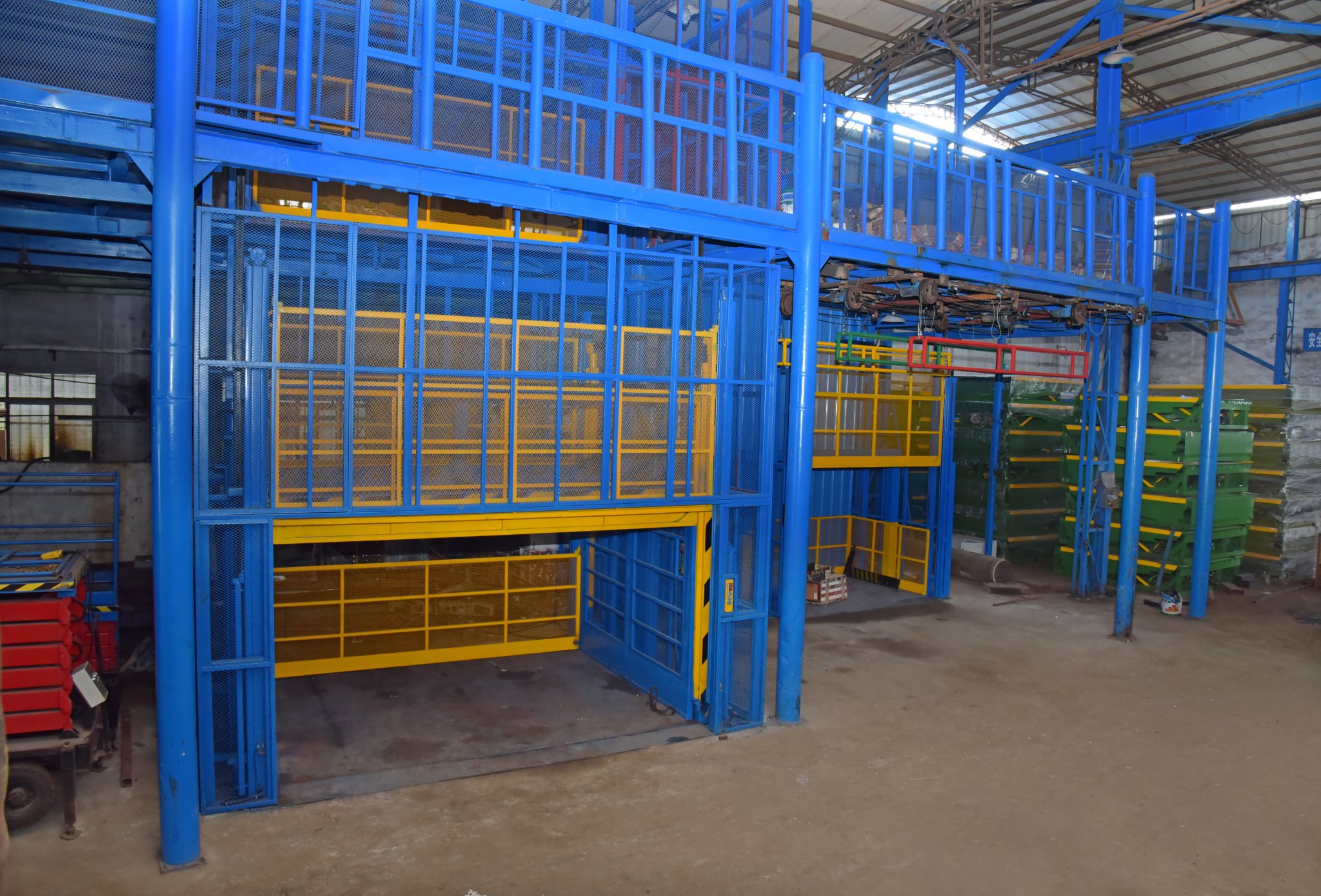 升降機是怎樣完成升降動作的？