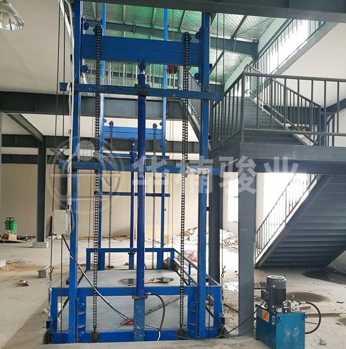 液壓升降機運用遙控技術(shù)操作更方便 液壓升降機運用遙控技術(shù)操作更方便