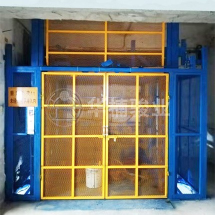 關(guān)于定做工廠升降機(jī)設(shè)備有哪些注意事項(xiàng) 關(guān)于定做工廠升降機(jī)設(shè)備有哪些注意事項(xiàng)