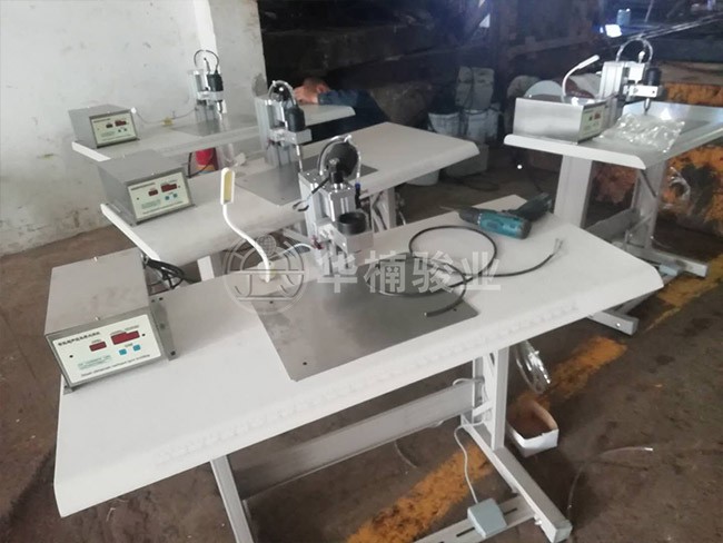 廠家生產(chǎn)超聲波口罩耳帶點(diǎn)焊機(jī) 廠家生產(chǎn)超聲波口罩耳帶點(diǎn)焊機(jī)