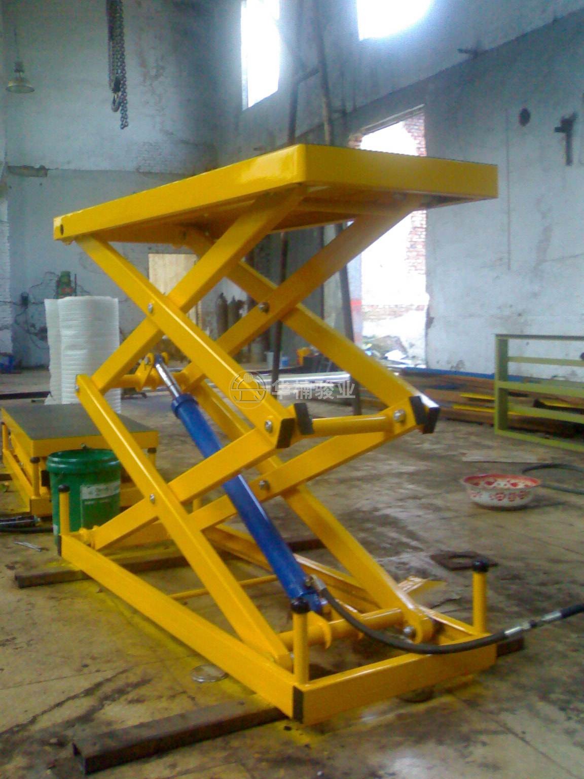 定做液壓升降平臺時的注意事項(xiàng)